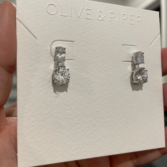 Olive & Piper earrings NEVER WORN! - Picture 5 of 5